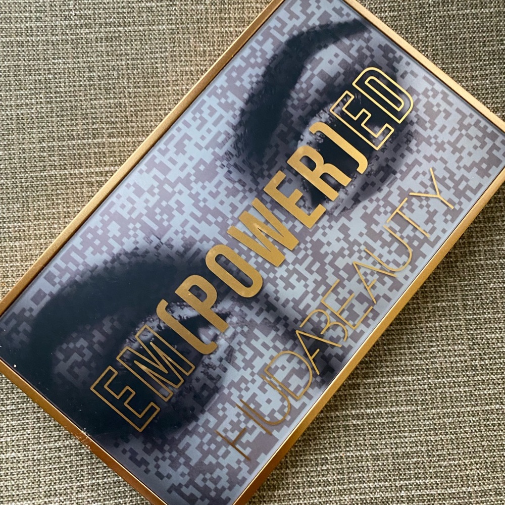Huda Beauty Empowered Palette
